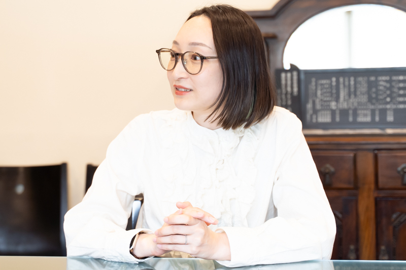 インタビューカット2