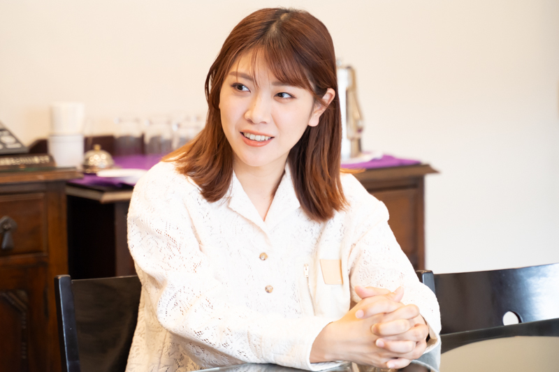 インタビューカット3