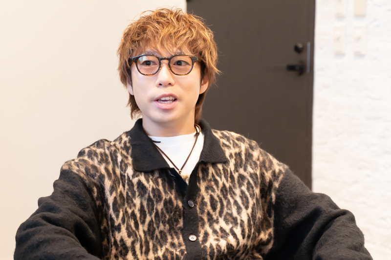 インタビューカット1