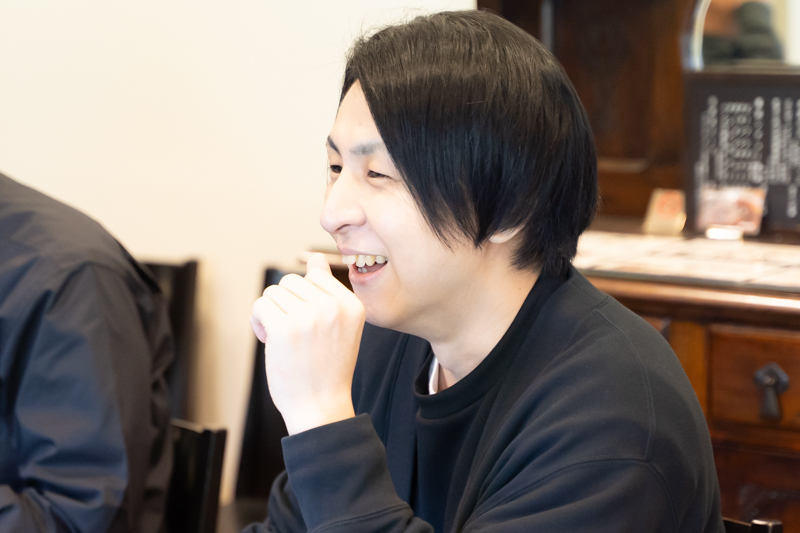 インタビューカット11