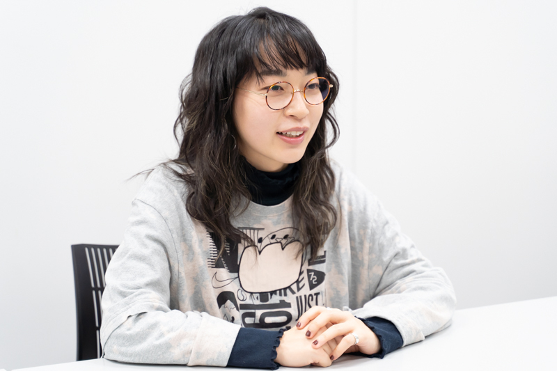 インタビューカット1