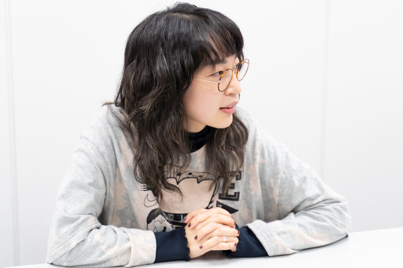 インタビューカット3