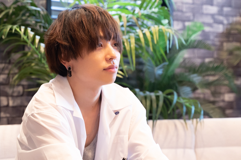 インタビューカット1