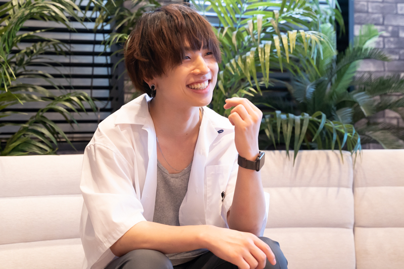 インタビューカット2