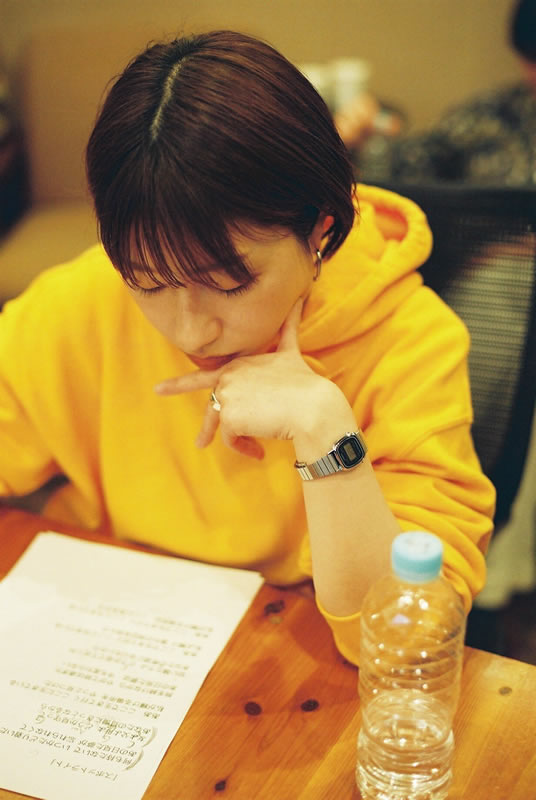 インタビューカット2