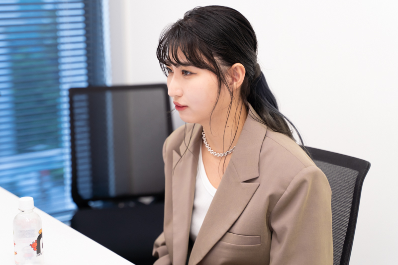 インタビューカット1