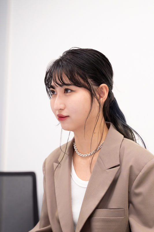 インタビューカット2