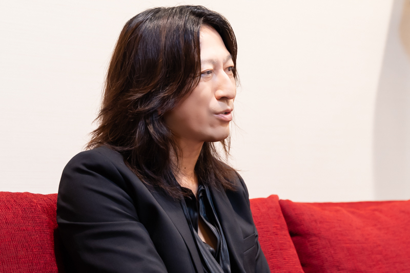 インタビューカット3