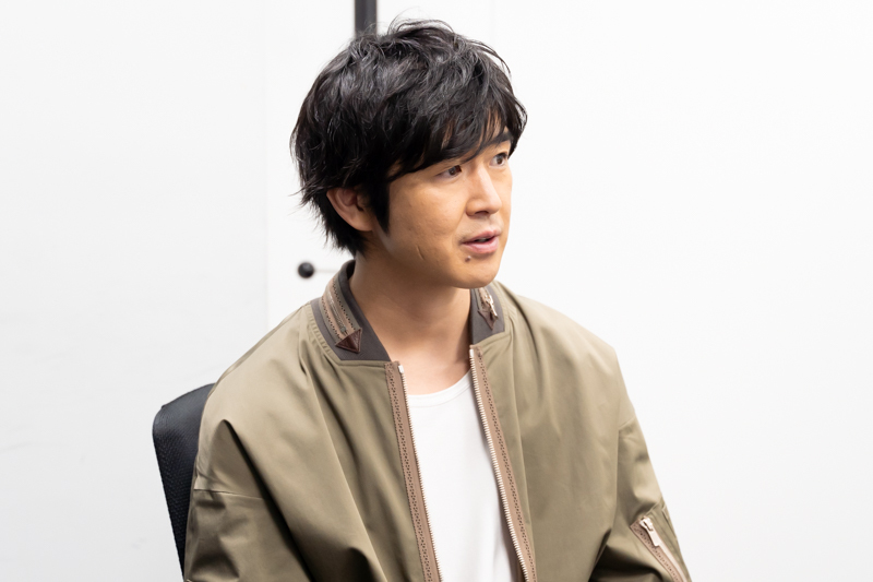 インタビューカット1