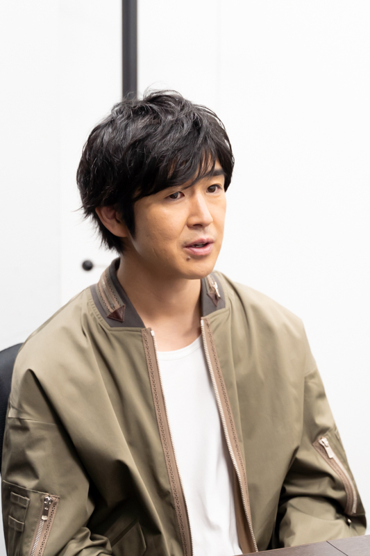 インタビューカット3