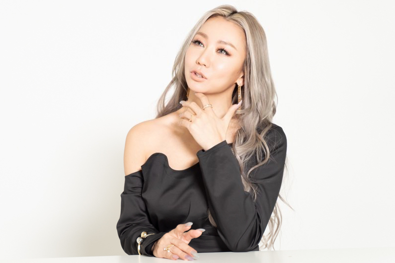 インタビューカット3