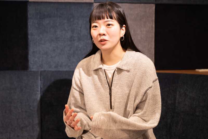 インタビューカット3