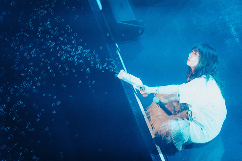 インタビューカット1