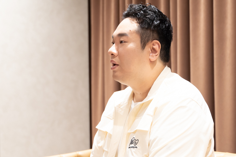 インタビューカット3