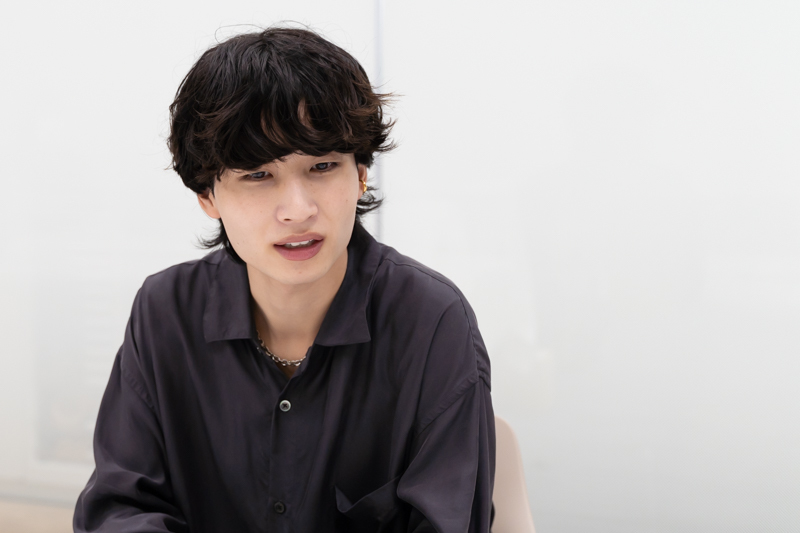 インタビューカット2