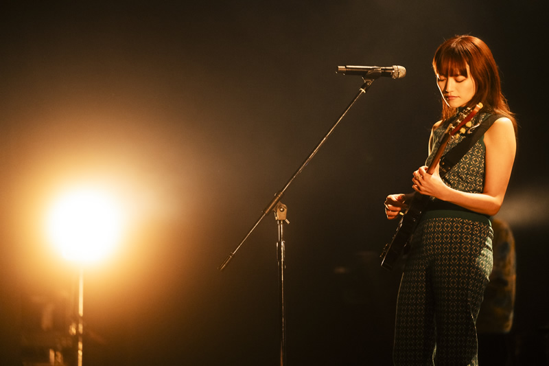 インタビューカット3