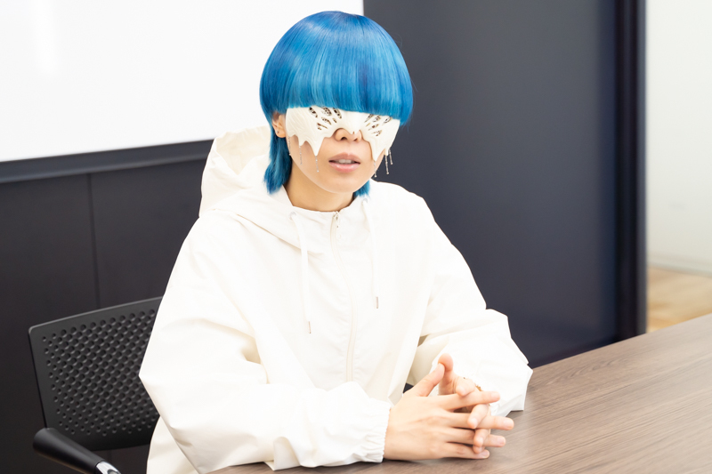 インタビューカット1