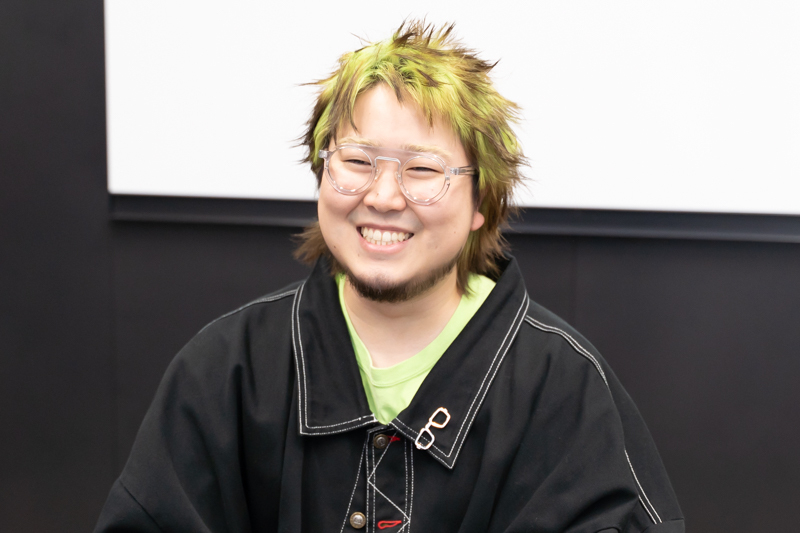 インタビューカット1