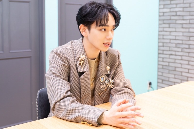 インタビューカット1