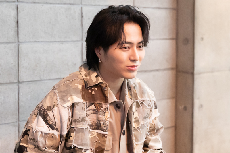 インタビューカット1