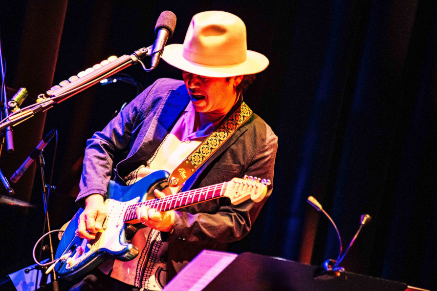 島袋 優（BEGIN）、2月21日発売のソロアルバムから、YU（D-51）・Hanah Spring参加楽曲「今日は明日のイエスタデイ」のミュージックビデオ公開！さらに4月6日にはアナログ盤リリース！