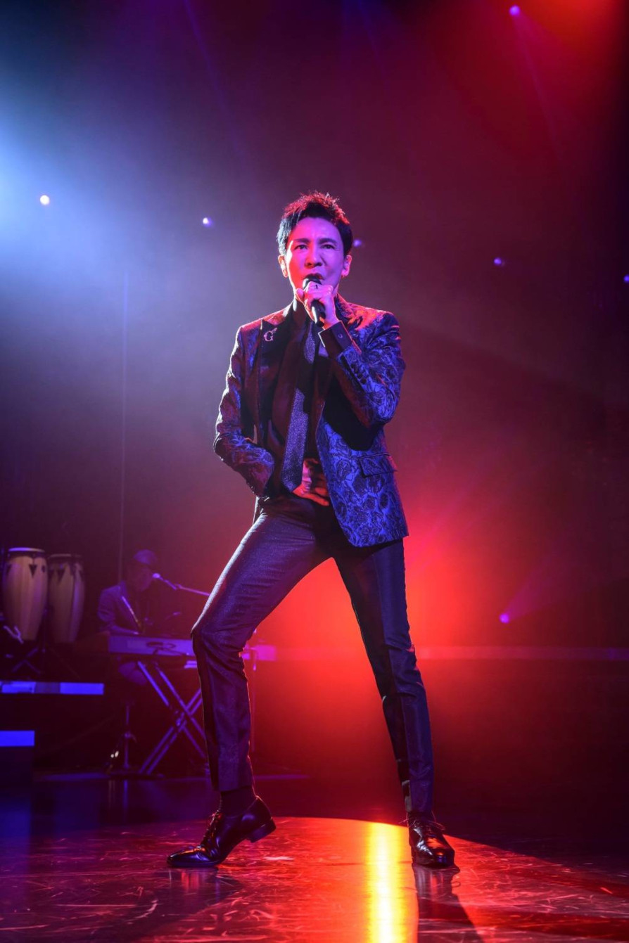 郷ひろみ、2023年最新LIVE DVD＆Blu-ray「NEW INTENTIONS」、未発表曲「Superhero」含む収録楽曲全22曲を公開！貴重なライブショットも公開！！